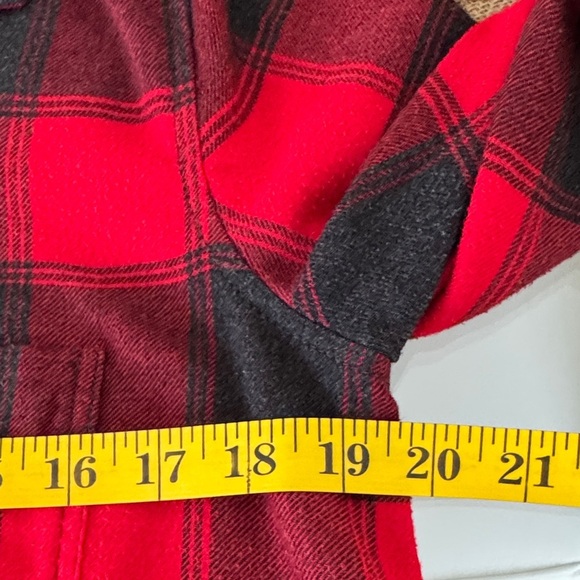 American Eagle Outfitters Red and Black Checkered Shirt (Boyfriend Fit) - Picture 5 of 6